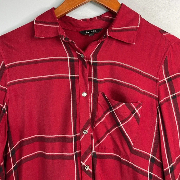 RW&CO Burgundy Plaid Brushed Viscose Button Up Shirt Hi Low Long Sleeve Size XS - Picture 3 of 10